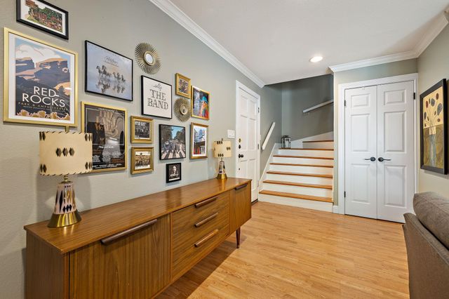 2500 Steck Ave 6, Austin, TX 78757