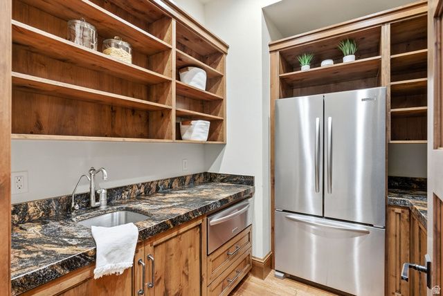 137 WHITE PINE CANYON RD, Park City, UT 84060