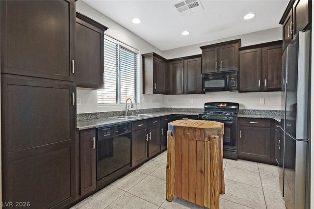 7563 Edgartown Harbor Street, Las Vegas, NV 89166