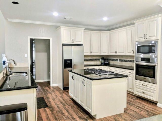 13810 Lakewood Crossing Boulevard, Houston, TX 77070