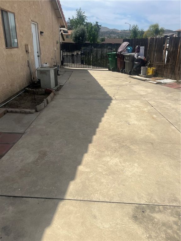 Image 3 of property listing at 26811 Sol Court, Hemet, CA 92544