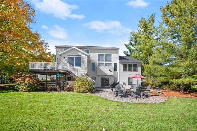 7922 E Dogwood Meadows Court, Ada, MI 49301