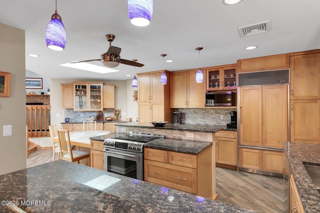 37 Clover Hill Road, Colts Neck, NJ 07722