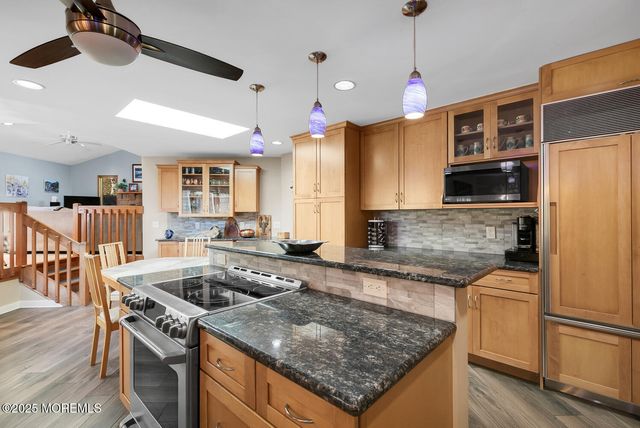 37 Clover Hill Road, Colts Neck, NJ 07722