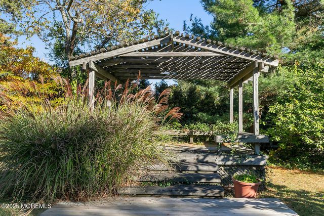 37 Clover Hill Road, Colts Neck, NJ 07722