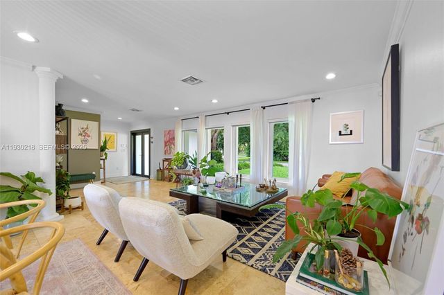 8330 SW 171st St, Palmetto Bay, FL 33157