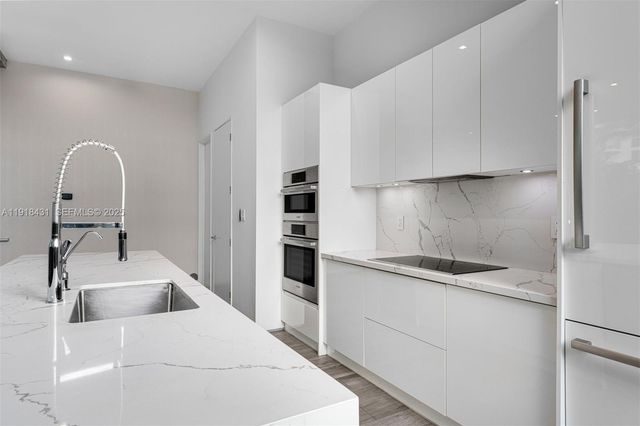 1525 Bay Rd 1525, Miami Beach, FL 33139