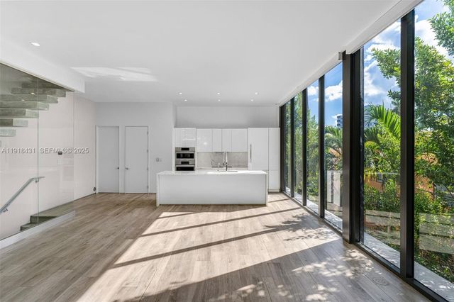 1525 Bay Rd 1525, Miami Beach, FL 33139