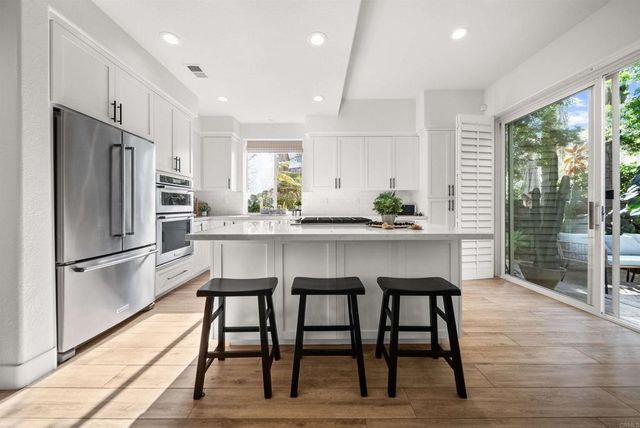 7100 Surfbird Circle, Carlsbad, CA 92011