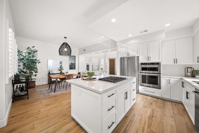 7100 Surfbird Circle, Carlsbad, CA 92011