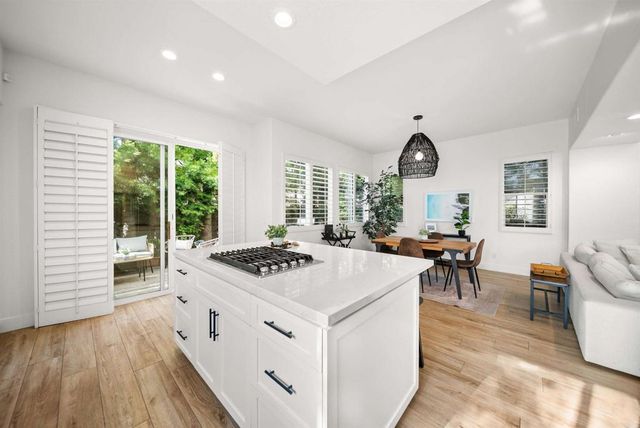 7100 Surfbird Circle, Carlsbad, CA 92011