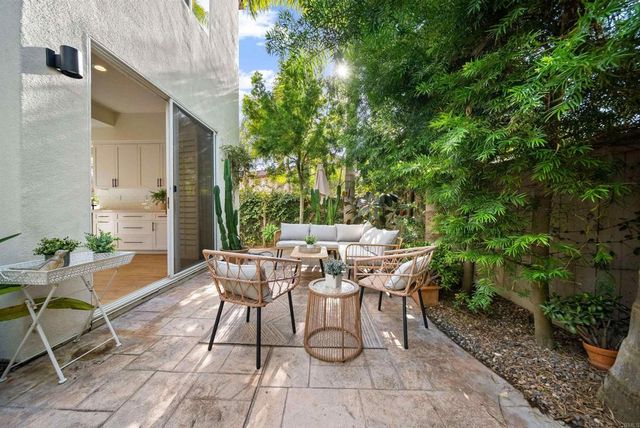 7100 Surfbird Circle, Carlsbad, CA 92011