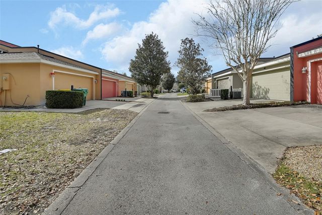 202 WOODHOUSE LANE, Deland, FL 32724