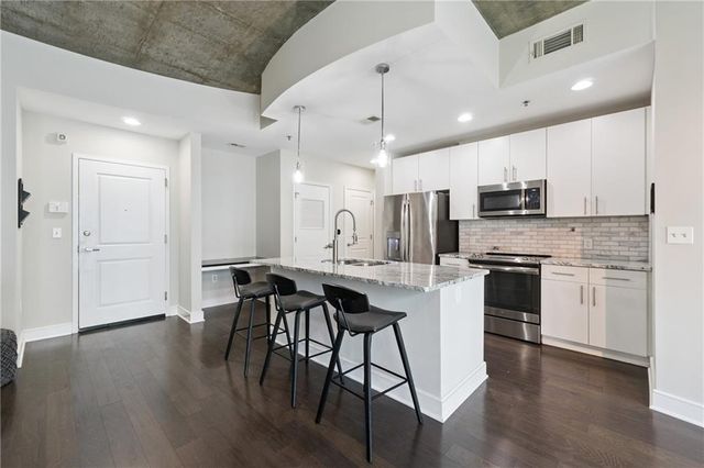 44 PEACHTREE NE Place 1030, Atlanta, GA 30309