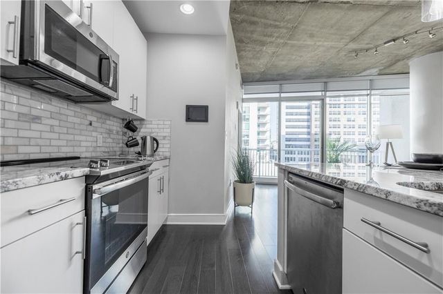 44 PEACHTREE NE Place 1030, Atlanta, GA 30309