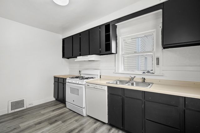 1314 Clinton Avenue, Kalamazoo, MI 49001