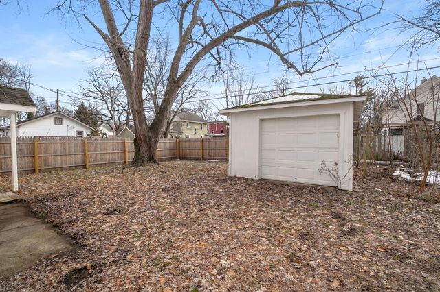 1314 Clinton Avenue, Kalamazoo, MI 49001