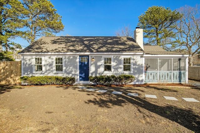 12 Blueberry Ln, Dennis, MA 02639