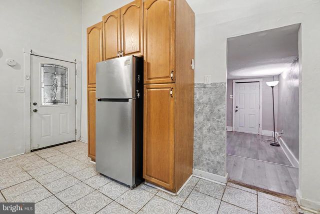 1 WOODS ALY, Mount Holly, NJ 08060