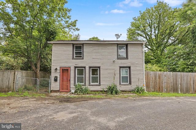 1 WOODS ALY, Mount Holly, NJ 08060