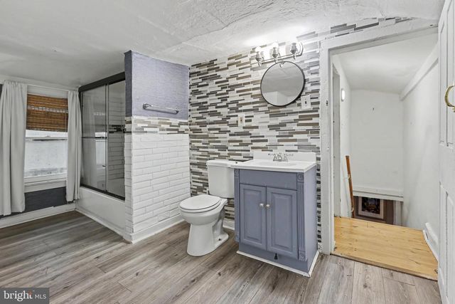 1 WOODS ALY, Mount Holly, NJ 08060