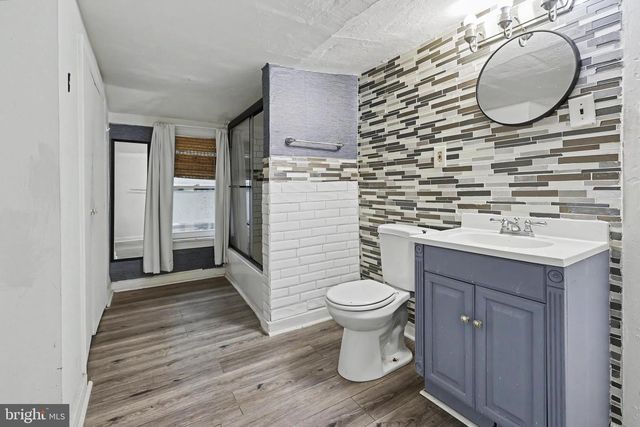1 WOODS ALY, Mount Holly, NJ 08060