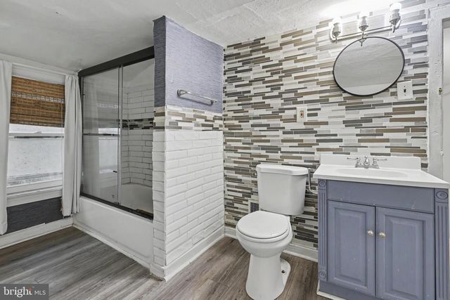 1 WOODS ALY, Mount Holly, NJ 08060