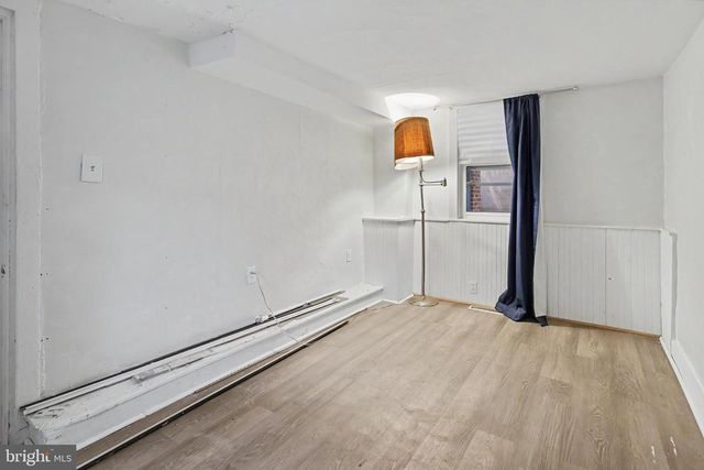 1 WOODS ALY, Mount Holly, NJ 08060