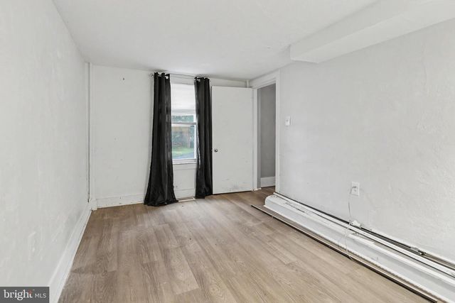 1 WOODS ALY, Mount Holly, NJ 08060