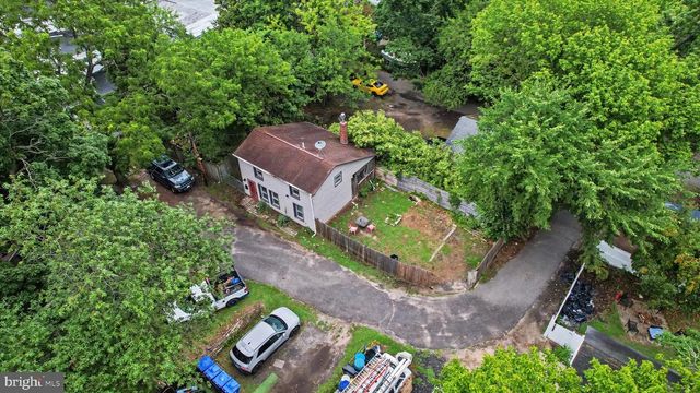1 WOODS ALY, Mount Holly, NJ 08060