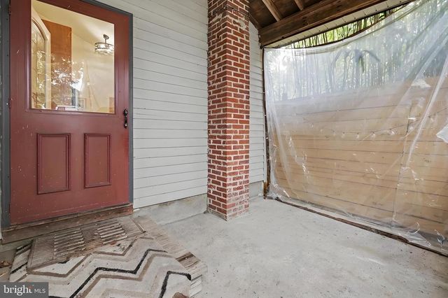 1 WOODS ALY, Mount Holly, NJ 08060