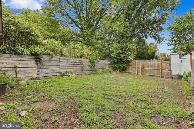 1 WOODS ALY, Mount Holly, NJ 08060