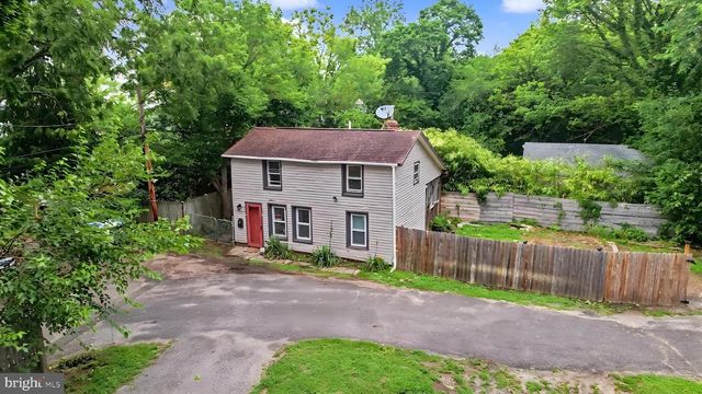 1 WOODS ALY, Mount Holly, NJ 08060