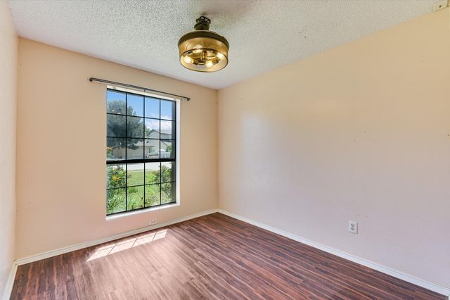 1800 Tamra CT, Round Rock, TX 78681