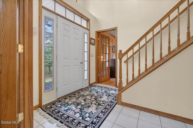 7 Brookview Court, Halfmoon, NY 12065