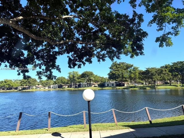 620 Briarwood Cir 1-43, Hollywood, FL 33024