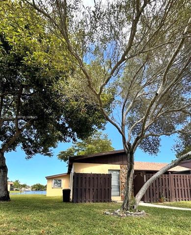 620 Briarwood Cir 1-43, Hollywood, FL 33024