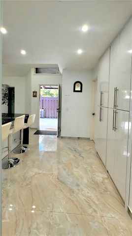 620 Briarwood Cir 1-43, Hollywood, FL 33024