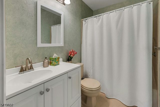60 Woodward Ln, Bernards Twp., NJ 07920