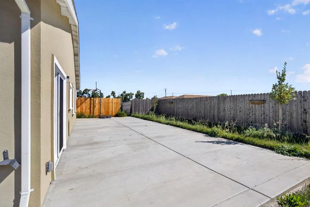 5955 Cortes Ct, Sacramento, CA 95824