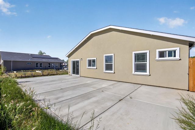 5955 Cortes Ct, Sacramento, CA 95824