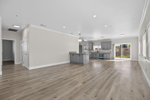 5955 Cortes Ct, Sacramento, CA 95824