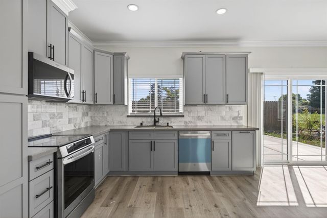 5955 Cortes Ct, Sacramento, CA 95824