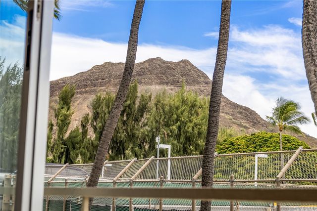 2895 Kalakaua Avenue 206, Honolulu, HI 96815