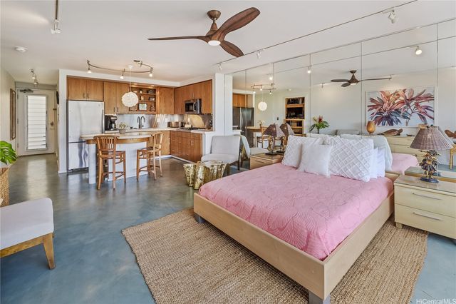 2895 Kalakaua Avenue 206, Honolulu, HI 96815