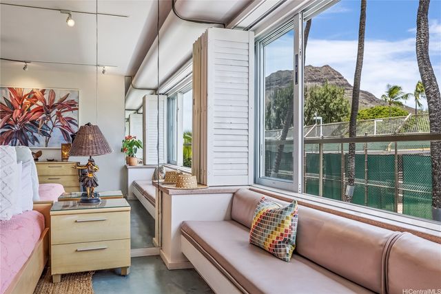 2895 Kalakaua Avenue 206, Honolulu, HI 96815