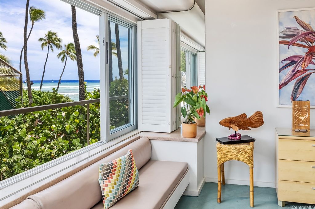 2895 Kalakaua Avenue 206, Honolulu, HI 96815