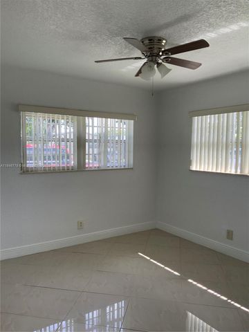 512 SW 10th St, Hallandale Beach, FL 33009
