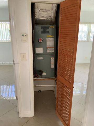 512 SW 10th St, Hallandale Beach, FL 33009