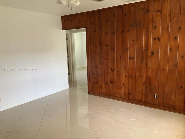512 SW 10th St, Hallandale Beach, FL 33009